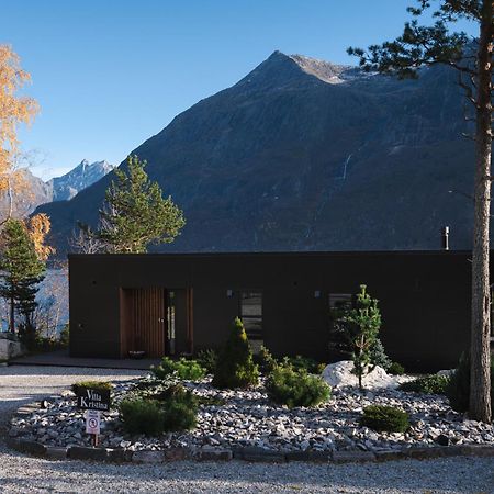 Villa Kristina / Andalsnes Torvik Exterior photo