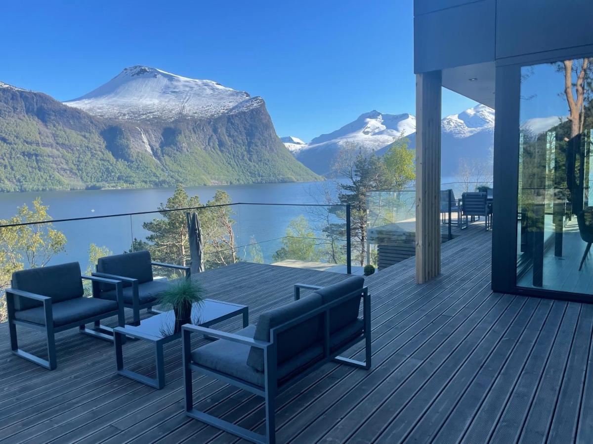 Villa Kristina / Andalsnes Torvik Exterior photo