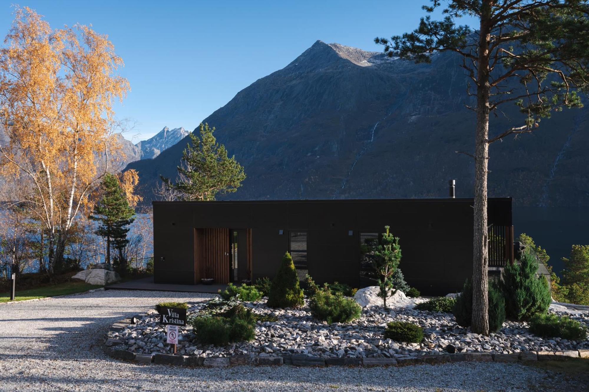 Villa Kristina / Andalsnes Torvik Exterior photo