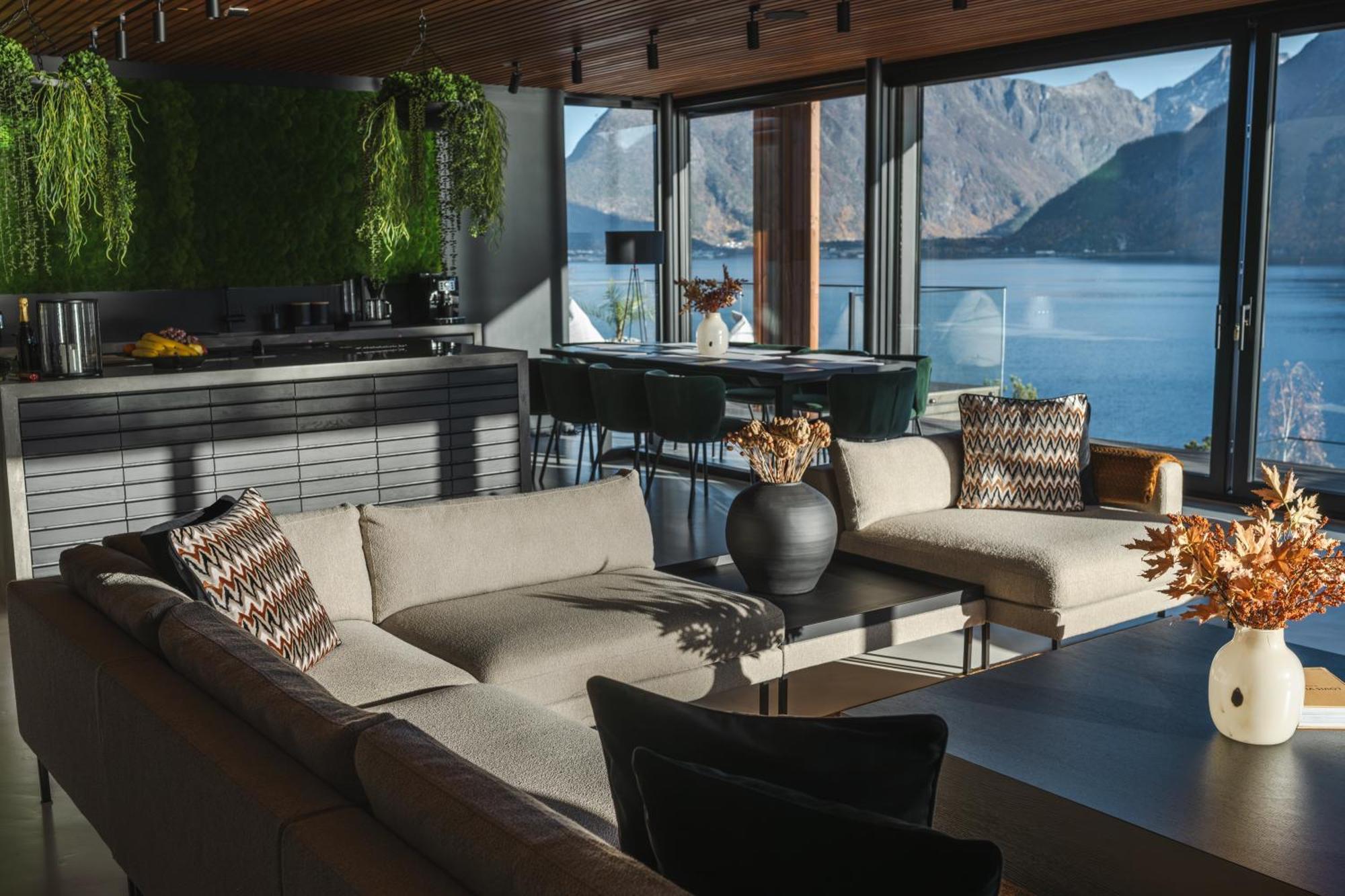Villa Kristina / Andalsnes Torvik Exterior photo