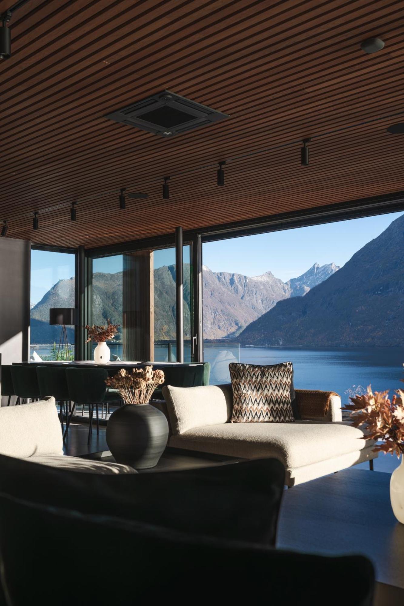 Villa Kristina / Andalsnes Torvik Exterior photo
